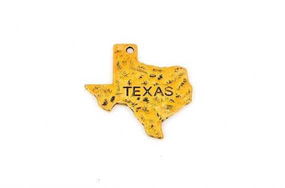4 Stamped TEXAS STATE Cutout Charm Pendants, hammered antique gold tone metal, chg0265