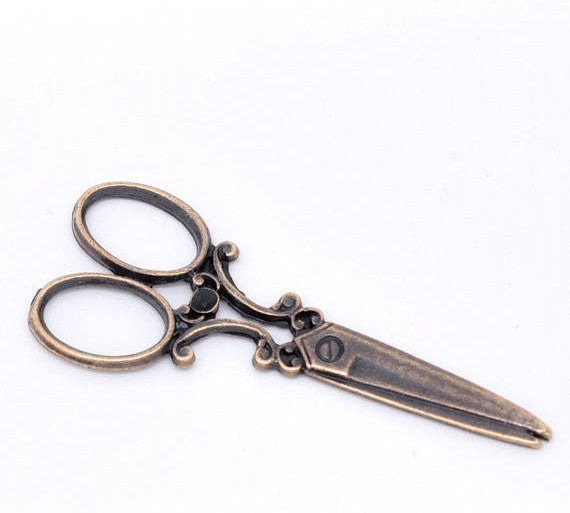 Large Antique COPPER SCISSORS Charm Pendants . 4 pieces chc0008