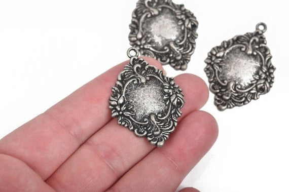 5 Gunmetal Charms, fancy Victorian floral design, frame charms, 42x30mm, cho0211