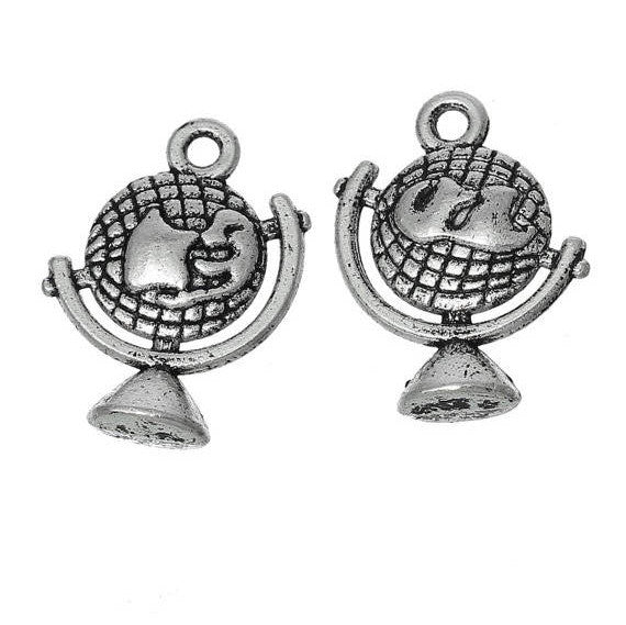 5 WORLD GLOBE Charm Pendants, antique silver tone metal, chs1854