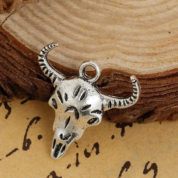 10 Silver Tone Metal Longhorn COW SKULL Charms or Pendants, 21x21mm, chs2527