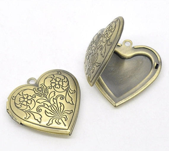 2 Antique Bronze Flower Pattern Heart Picture/ Photo Frame Locket Pendants 29x29mm (Fits 21x17mm) CHB0155