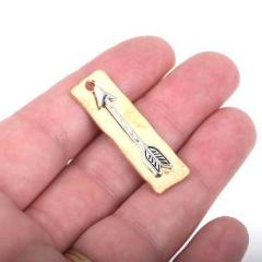 5 ARROW Charms Pendants, rectangle gold base with silver arrow, rustic hammered metal, 38x12mm, chg0406