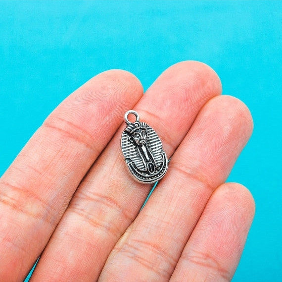 10 Antique Silver Tone Metal Egyptian Pharaoh Charm Pendants . chs0268