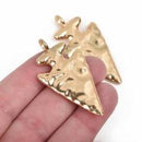2 ARROWHEAD Charm Pendants, hammered light gold metal, reversible arrow head, 52x27mm, chg0593
