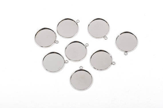 10 Silver Tone Round Circle CABOCHON SETTING Bezel Frame Charm Pendants (fits 18mm cabs)  chs1696