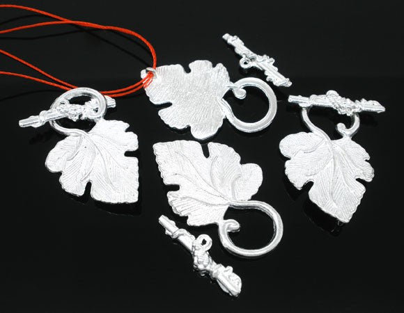 Bright Silver Fancy Toggle Clasps . Grape Leaves . 5 sets  fcl0059
