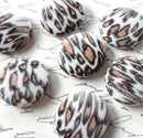 12 Round Discs LEOPARD or CHEETAH Animal Print Beads . acrylic  .  Brown, Tan and White  21mm . bac0217
