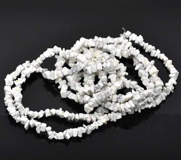 WHITE HOWLITE Gemstone Chips . 1 double strand . 35 inches  HOW0117