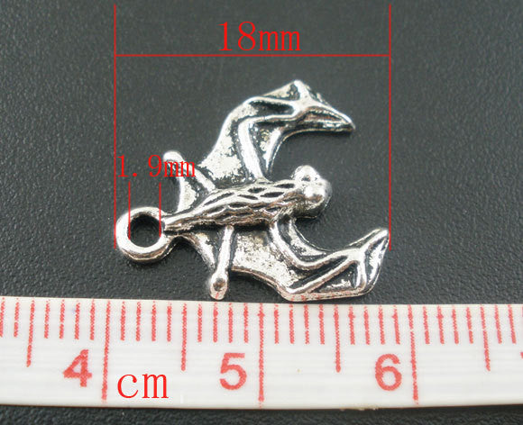 10 Silver Metal FLYING BAT Charms or Pendants for Halloween chs0645