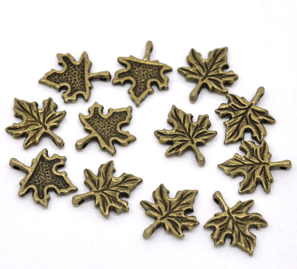 8 Antique Bronze Metal AUTUMN MAPLE Leaf Charm Pendants. chb0118