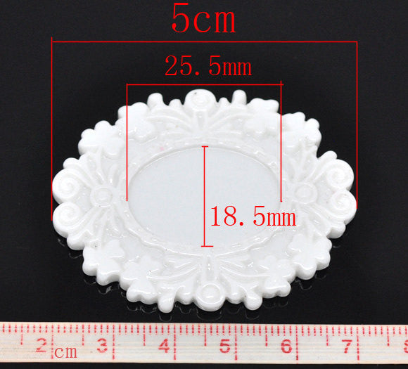 2 Resin SNOW WHITE Picture Frame Setting Blanks .  holds cameo 24 x 18mm cab0247