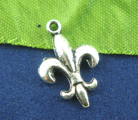 10 Silver Tone Fleur de Lis Charms Pendants 18x12mm  chs0251a