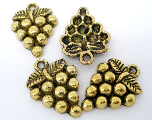 8 - Antique Gold Metal GRAPES Charm Pendants  19mm x 14mm chg0063