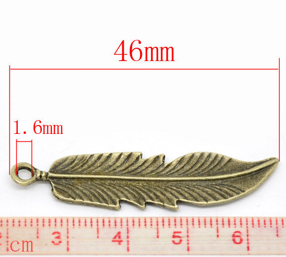 6 Large Antique Bronze Metal FEATHER Charm Pendants. CHB0148