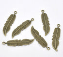 6 Large Antique Bronze Metal FEATHER Charm Pendants. CHB0148