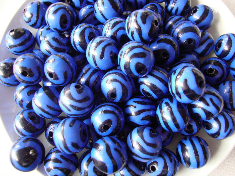 10 Large Round ROYAL BLUE TIGER or Zebra Striped Beads . acrylic . 15mm bac0259