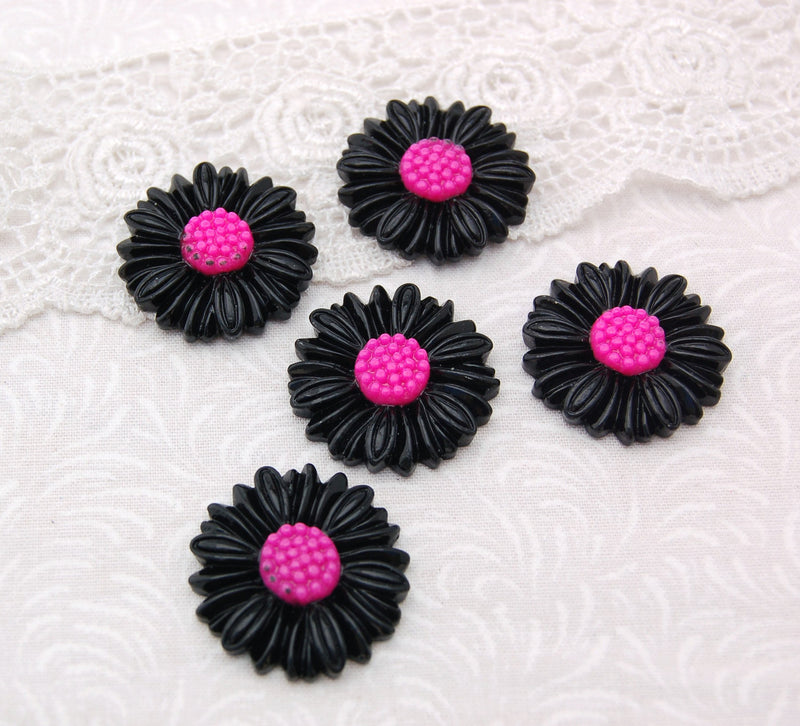 10 BLACK and HOT PINK Daisy Resin Acrylic Flower Cabochons  27mm diameter cab0159