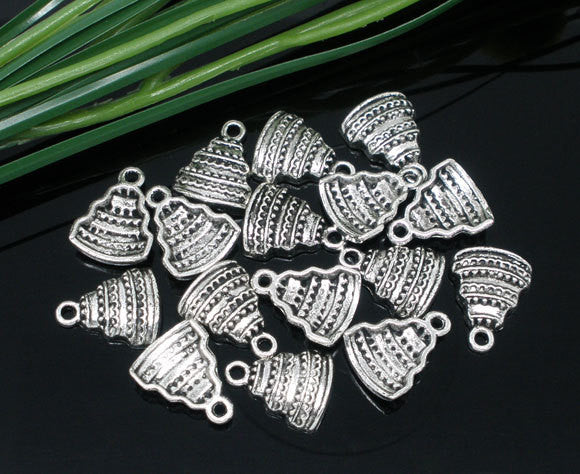 10 Antique Silver WEDDING CAKE Bridal Charm Pendants 17x13mm .  cake charms, party favors chs0614