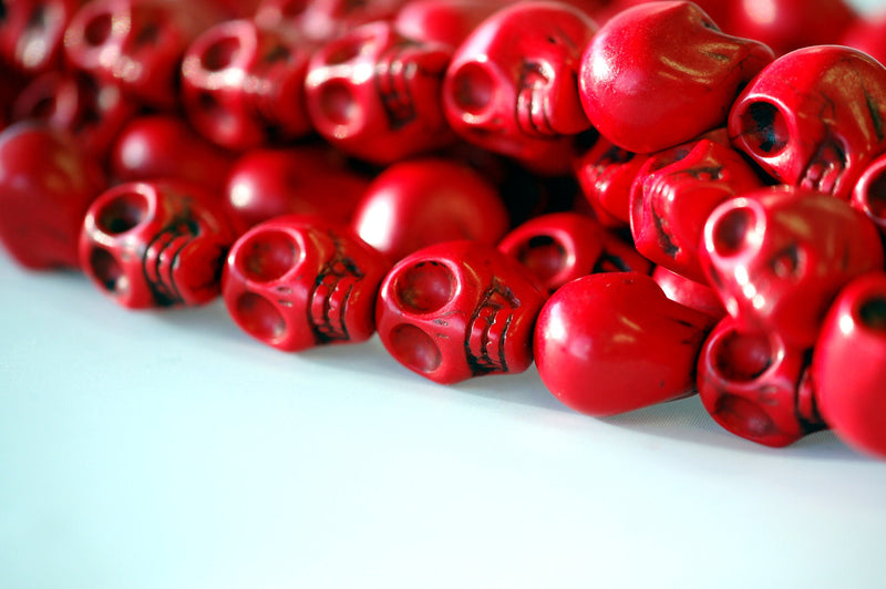 1 Strand Medium BRIGHT RED Stone Skulls . 18mm how0188