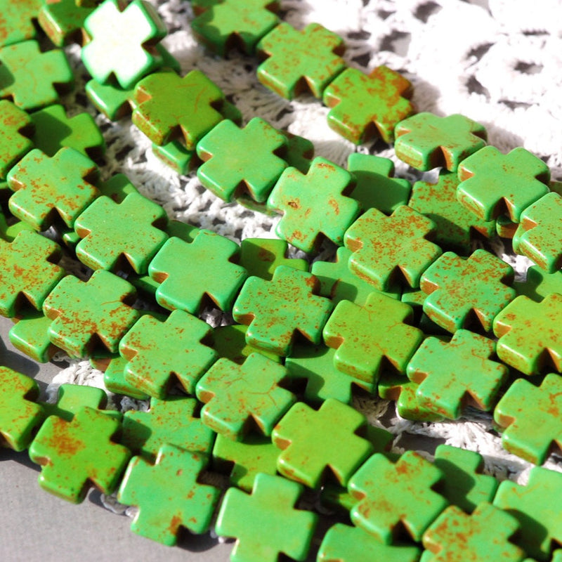 1 strand Howlite Stone Beads KELLY GREEN MALTESE Cross 15mm how0010