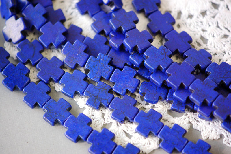 15mm Howlite ROYAL BLUE MALTESE Cross beads, full strand, about 26 beads how0374
