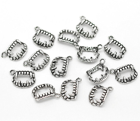 10 Antique Silver Tone MONSTER VAMPIRE Teeth Charm Pendants, 16x13mm, chs0643