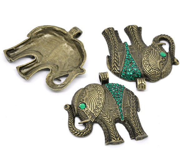 1 Large Rhinestone ELEPHANT Pendant . bronze tone metal, green crystals.  CHB0143
