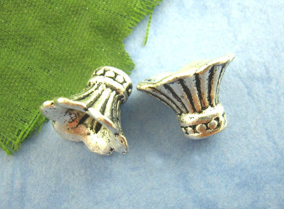 25 Antique Silver FLOWER Bead End Caps . Pewter Tibetan Silver Style . fin0116