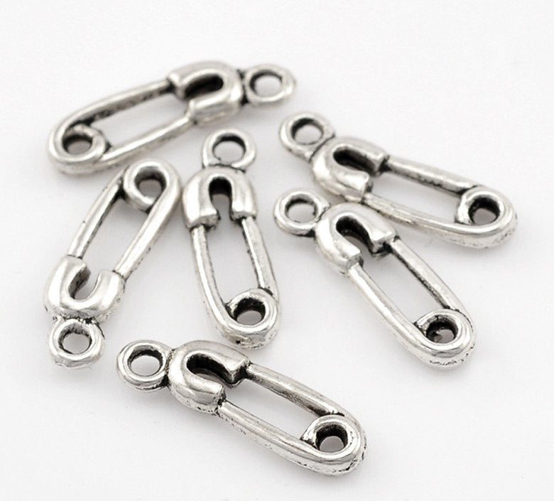 15 Silver Tone BABY SAFETY Pin Charm Pendants . chs0031