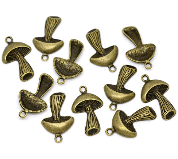 10 Bronze Tone MUSHROOM TOADSTOOL Charm Pendants 29x17mm. Chb0126