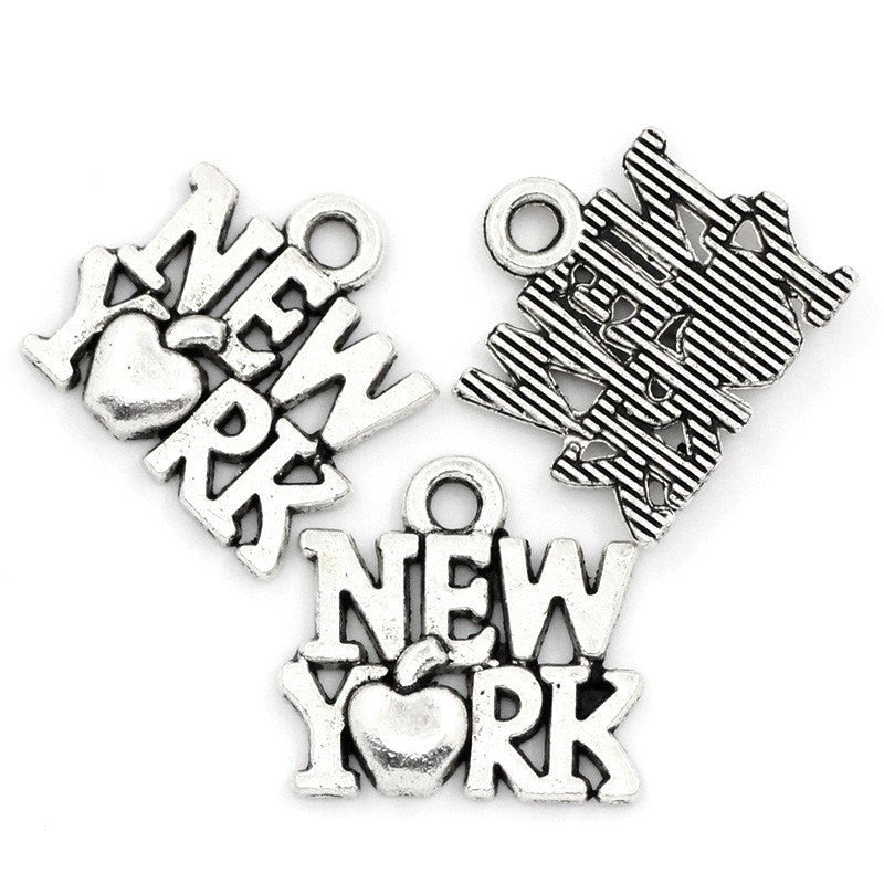 10 Antiqued Silver Tone Metal NEW YORK Charms Pendants . chs0254