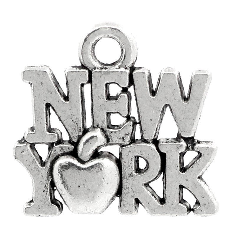 10 Antiqued Silver Tone Metal NEW YORK Charms Pendants . chs0254