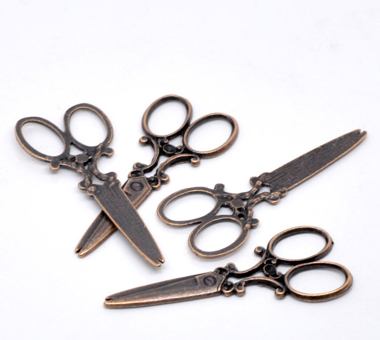 Large Antique COPPER SCISSORS Charm Pendants . 4 pieces chc0008