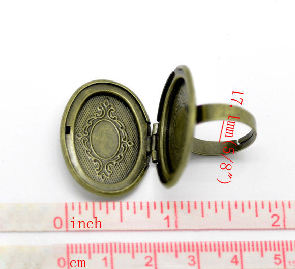 1 Large Antique Bronze Metal Photo Frame LOCKET RING, adjustable size . fin0265
