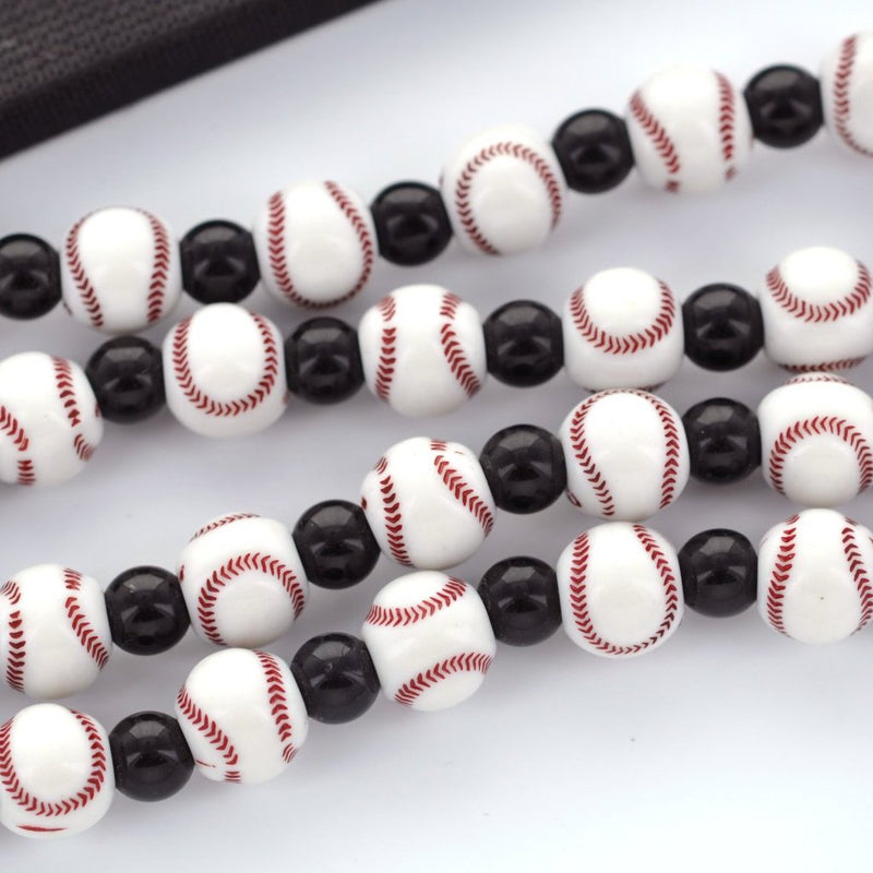 1 Strand BASEBALL Round Acrylic Beads . bubblegum beads  11mm bac0105