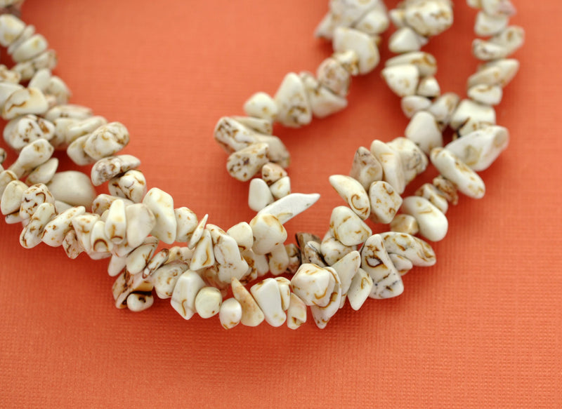 OFF WHITE Howlite Gemstone Chips Beads . 1 double strand . 35 inches  HOW0116