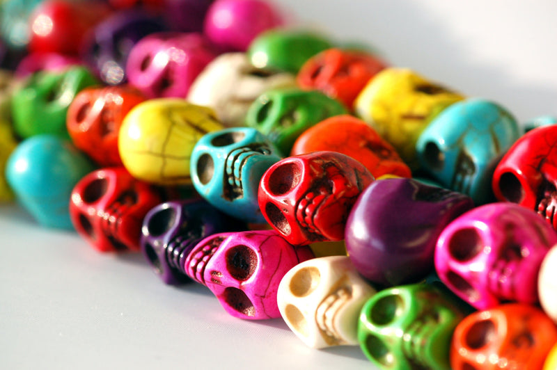 Small MULTI Colored Stone Skulls . 12mm, 1 strand mixed colors how0160