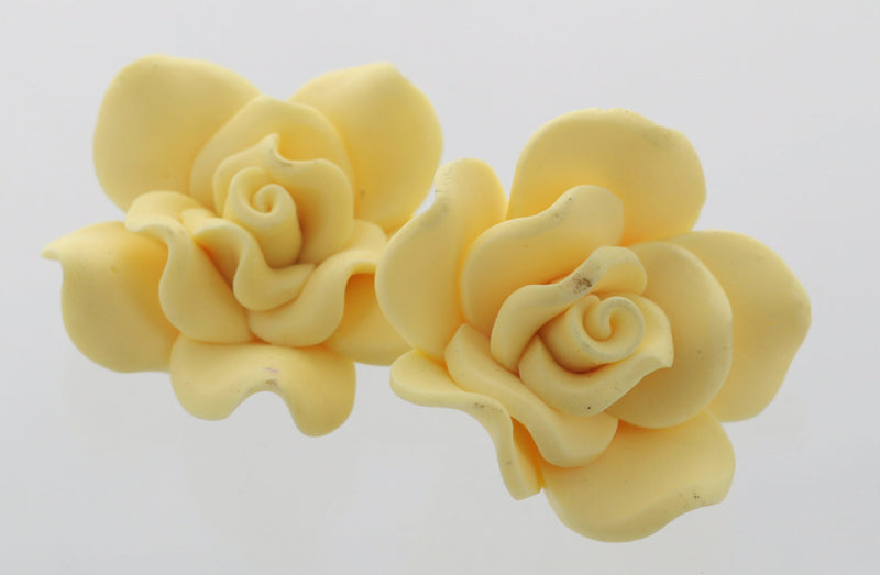 2 Large IVORY CREAM Polymer Clay Rose Beads  pol0027