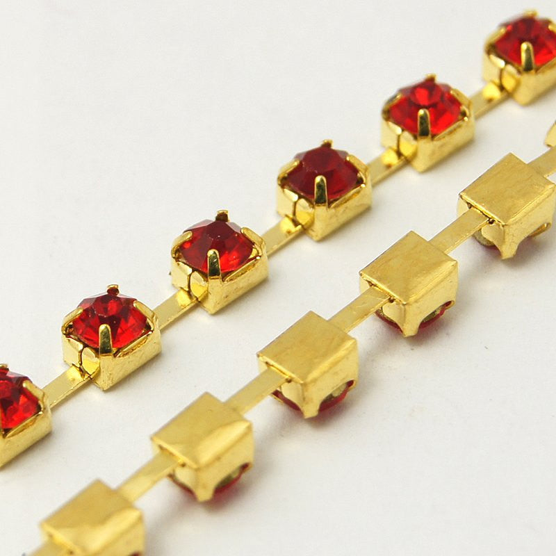 1 yard ( 3 feet ) Rhinestone Cup Chain, 3mm, gold brass base metal and RED glass crystals fch0159