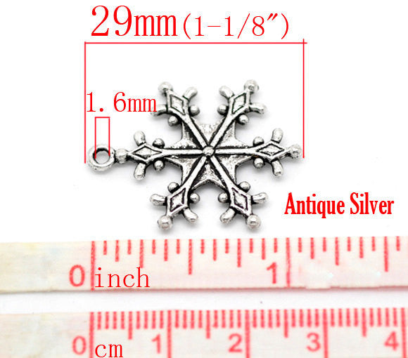 8 Silver Tone SNOWFLAKE Charms Pendants chs1167