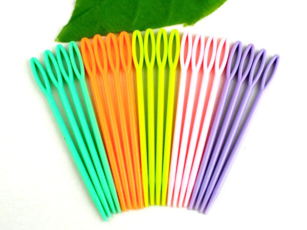 5 Plastic Mixed Color Yarn Threading Needles for finishing off knitting projects, 9.5cm  knt0006