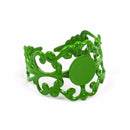 KELLY GREEN Filigree Ring Blanks, Enamel over Brass Metal Ring Blanks . fully adjustable sizing . 10 pieces . fin0072