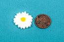 10 WHITE and YELLOW Daisy Resin Acrylic Flower Cabochons  23mm diameter cab0302