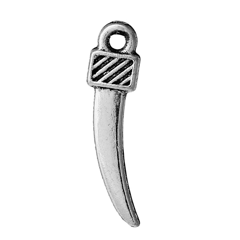 10 Small FANG CLAW Silver Tone Charm Pendants . chs2219