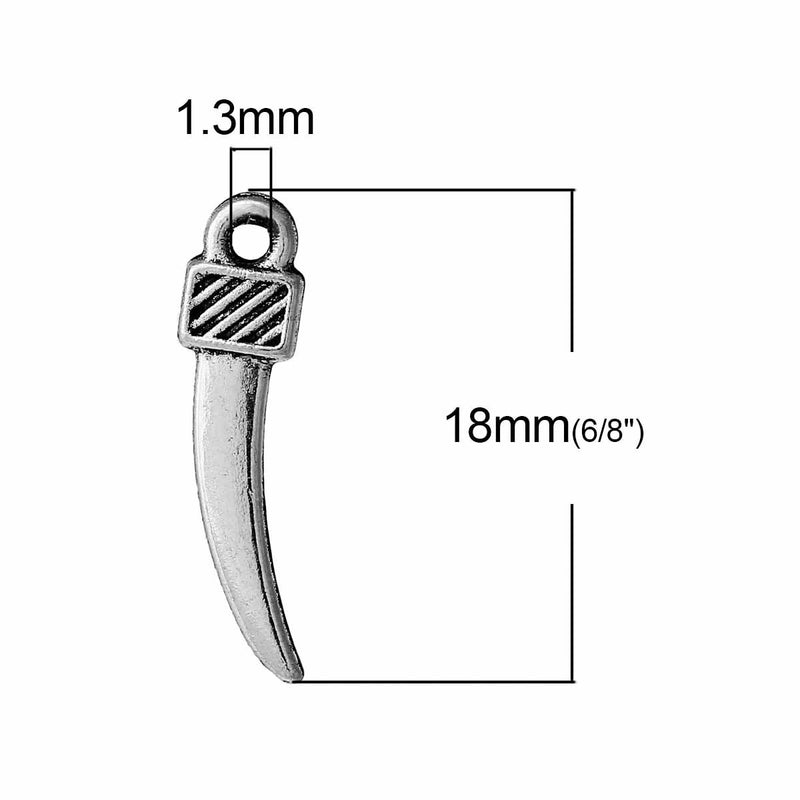 10 Small FANG CLAW Silver Tone Charm Pendants . chs2219