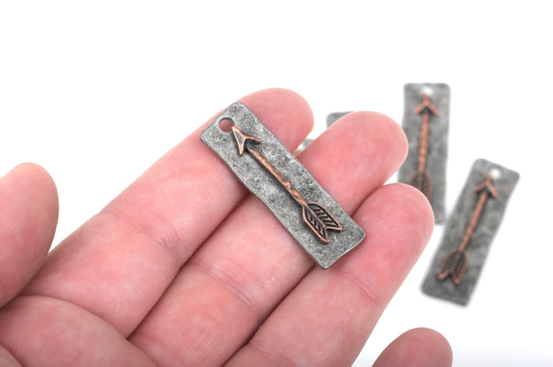 5 ARROW Charms Pendants, gunmetal base with copper arrow, rustic hammered metal, 38x12mm, cho0143