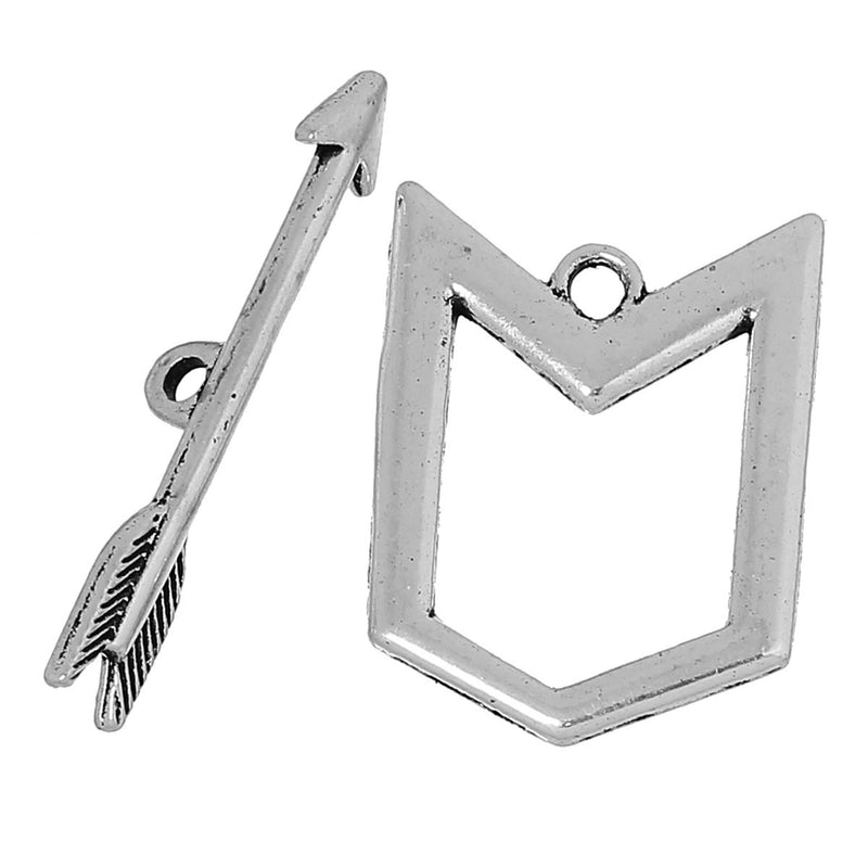 5 Antique Silver ARROW AND SHIELD Toggle Clasps, fcl0182