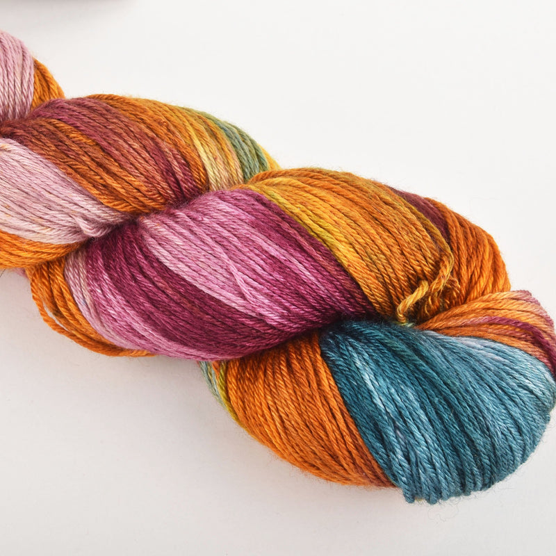 Hand Dyed Wool Yarn 50-50 Superwash Merino Silk, Ron and Hermoine Forever, 100g, Yrn0002